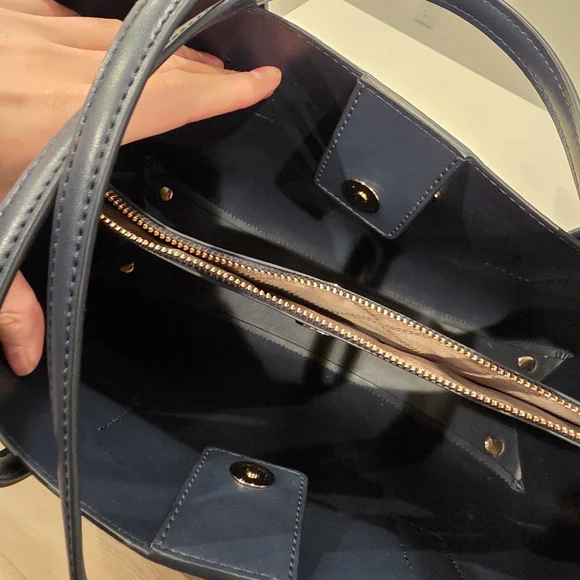 Michael Kors Navy Blue Tote Bag - Picture 5 of 7